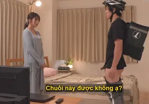 Cô nữ sinh Momo Sakura và những cậu bạn học may mắn