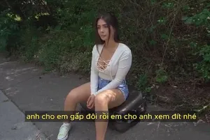 Yaoyao, một người mẫu trẻ đến từ Bắc Kinh, cùng những người bạn gái đáng yêu của cô đang biểu diễn một chương trình thân thiện. Hãy xem cảm giác xuất tinh cực khoái như thế nào và tận hưởng cảm giác xuất tinh theo phong cách vườn nhé!